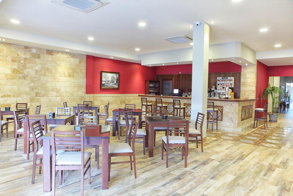 Hostal Garlu ลารัมบลา ภายนอก รูปภาพ