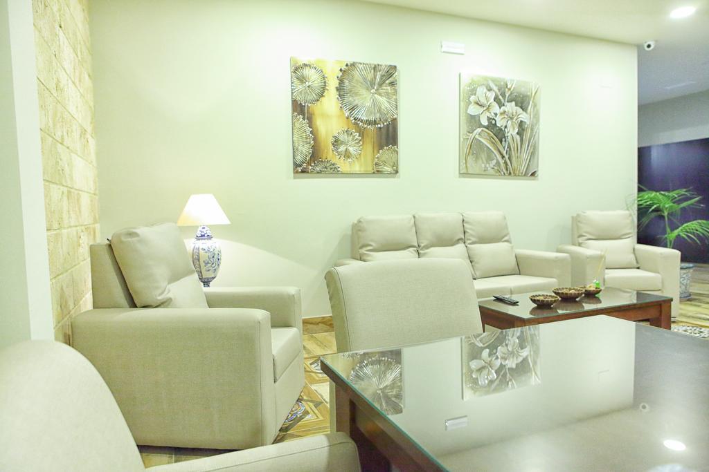 Hostal Garlu ลารัมบลา ภายนอก รูปภาพ